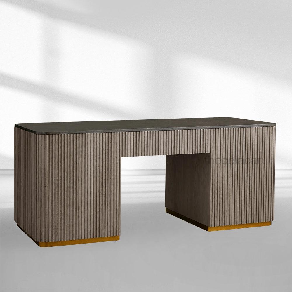 FinRegal Executive Desk